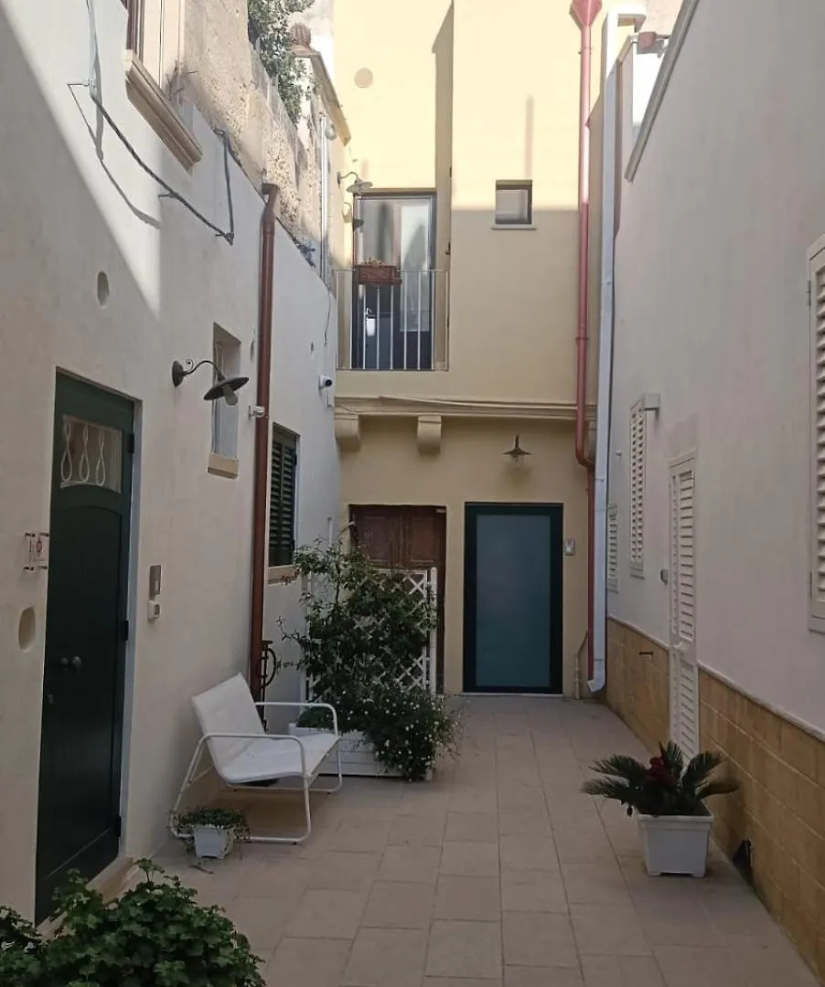 Casa Matri Villa Lecce Italy